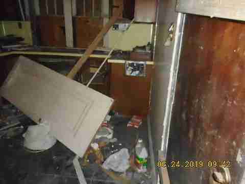 5911 Eastlawn (19)_m.jpg